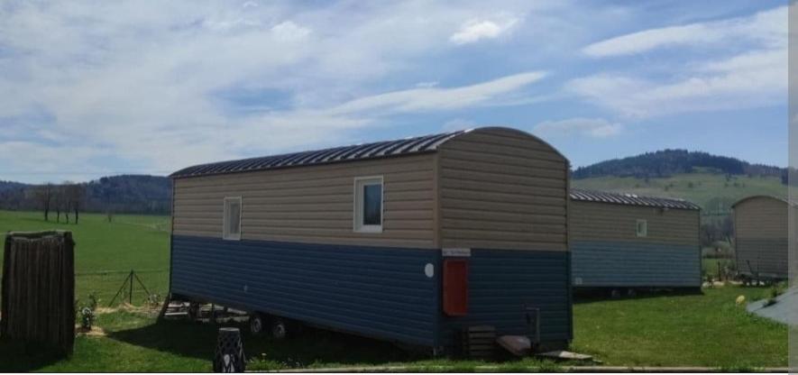Logement Insolite Au Coeur De L'Auvergne Rochefort-Montagne Exterior photo